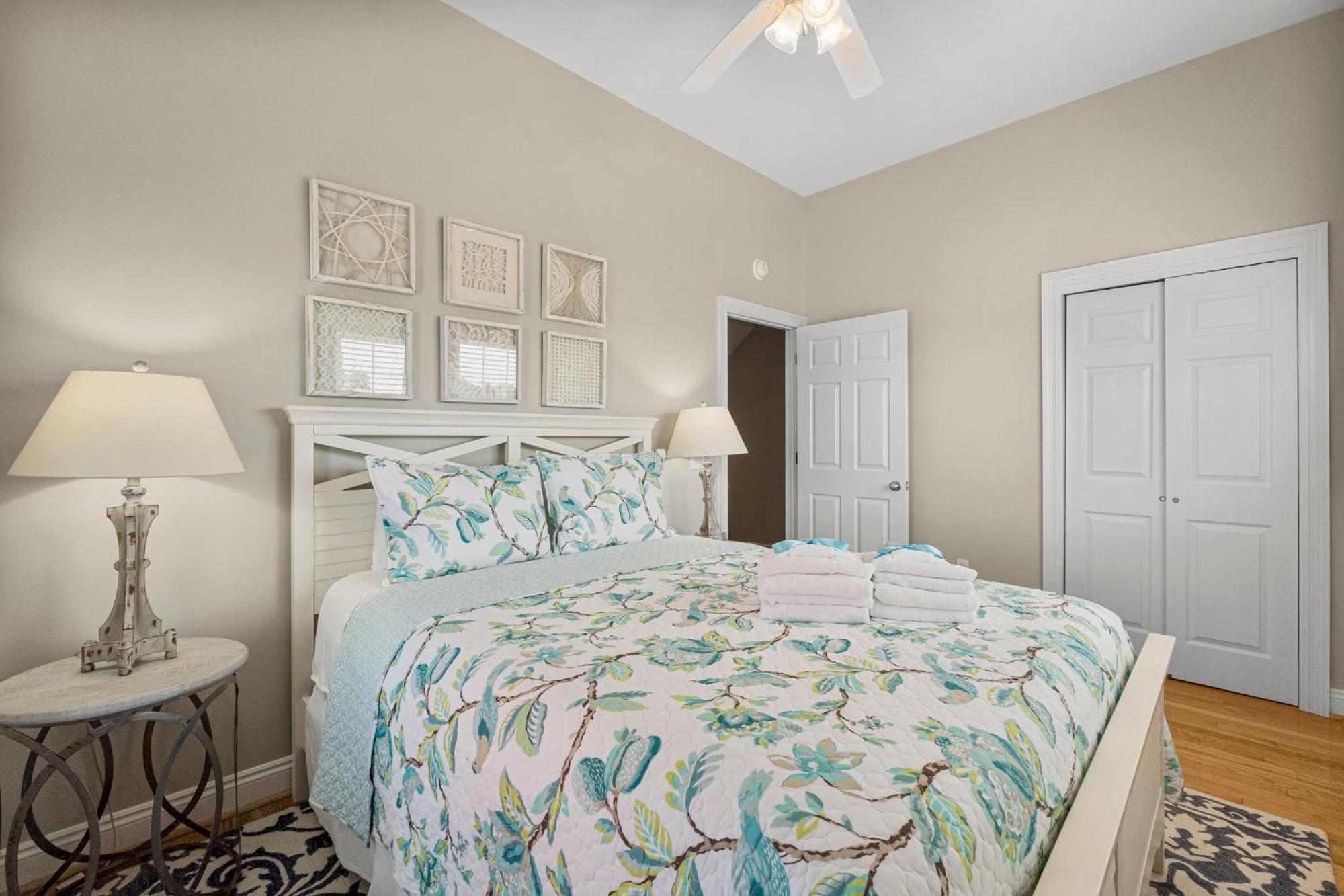Colorful Next To Pier Park W/ Gulf Views And Pool!