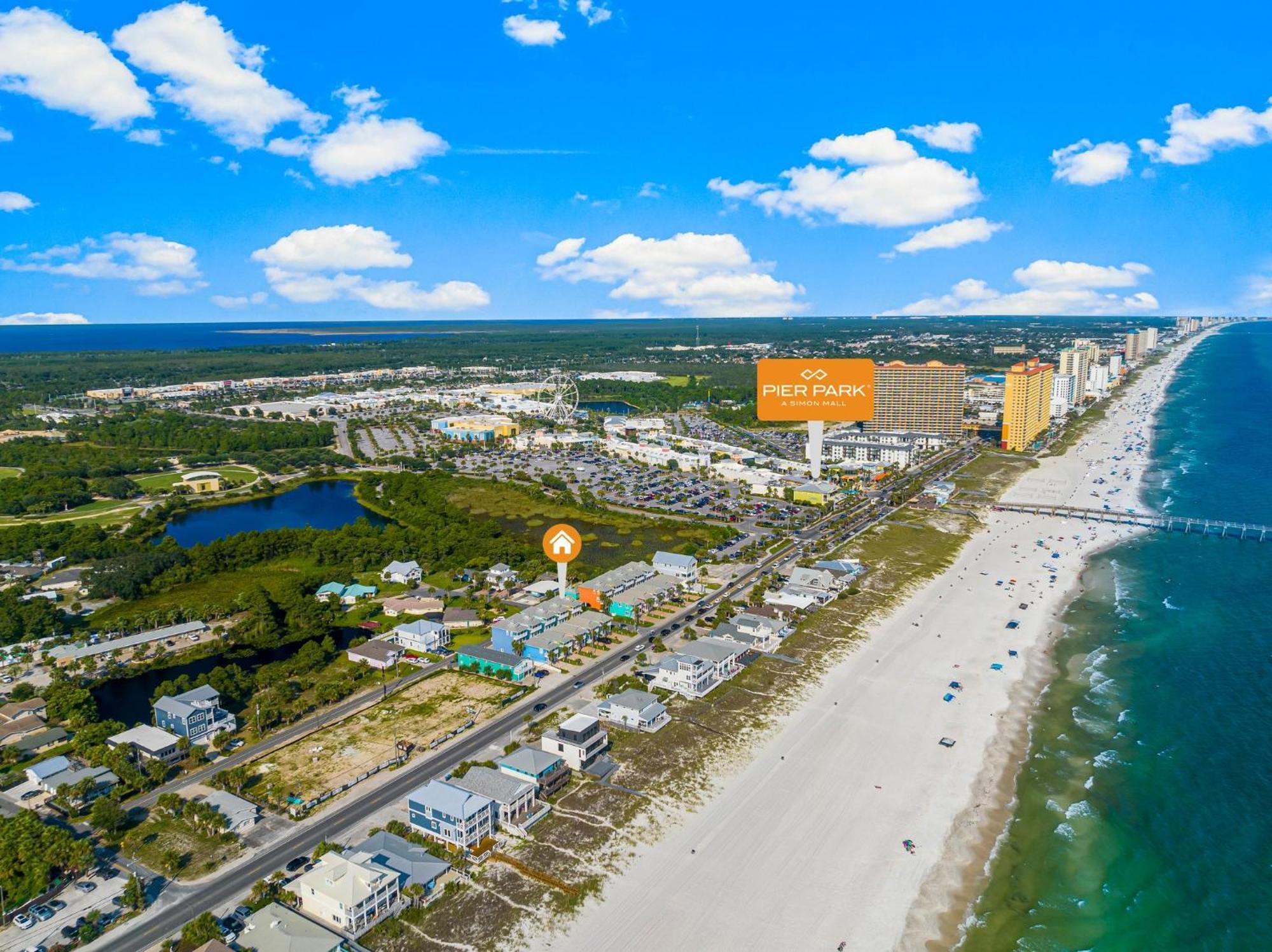 Holiday home Colorful Next To Pier Park W/ Gulf Views And Pool!