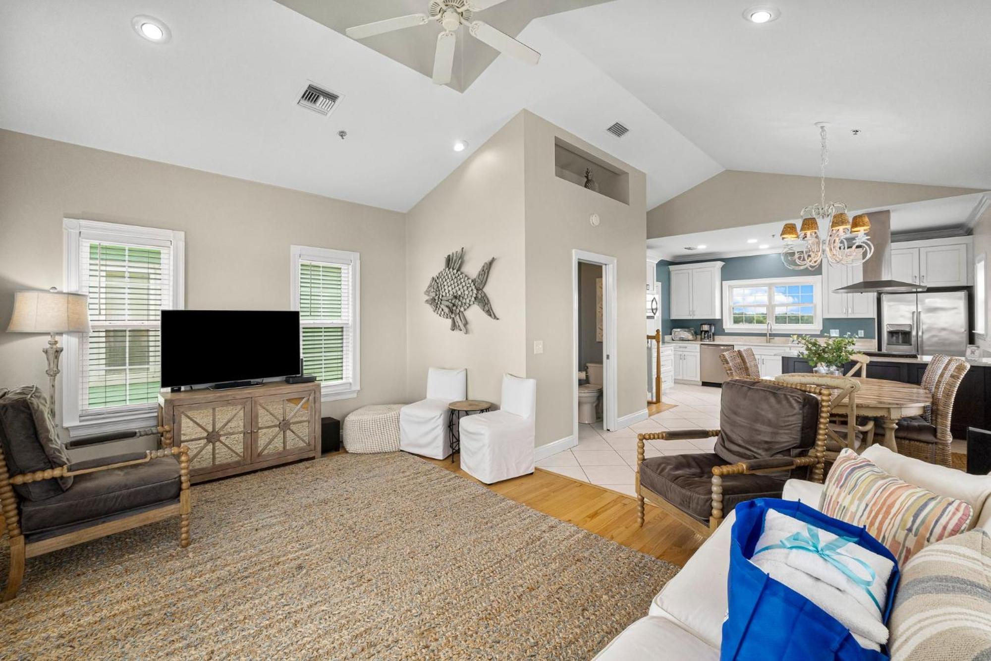 Colorful Next To Pier Park W/ Gulf Views And Pool! Panama City Beach