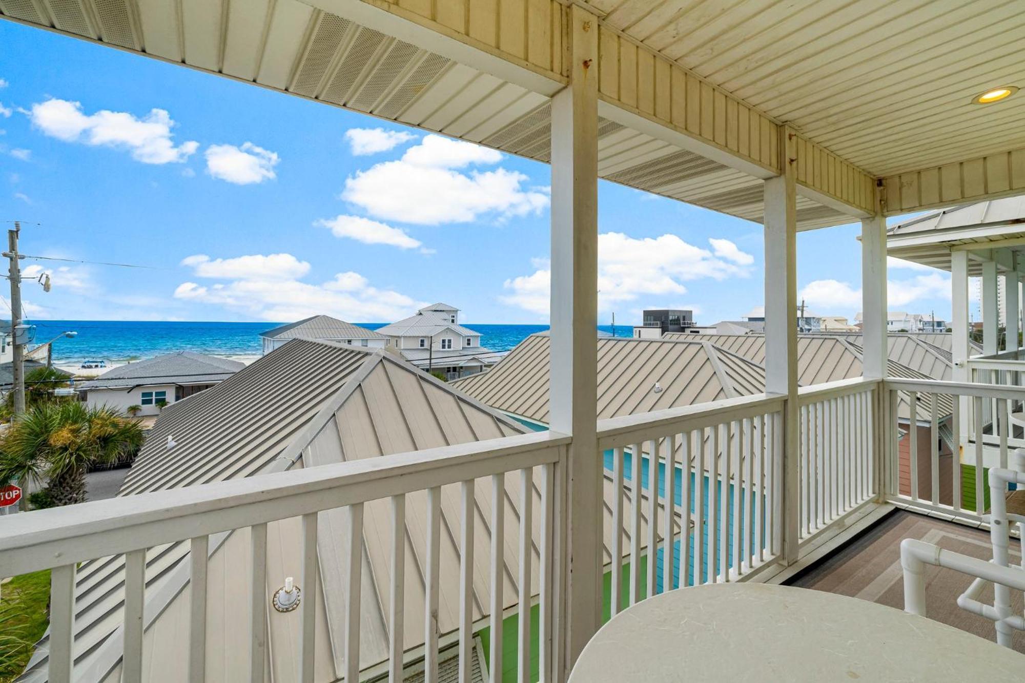 Colorful Next To Pier Park W/ Gulf Views And Pool! Holiday home Panama City Beach