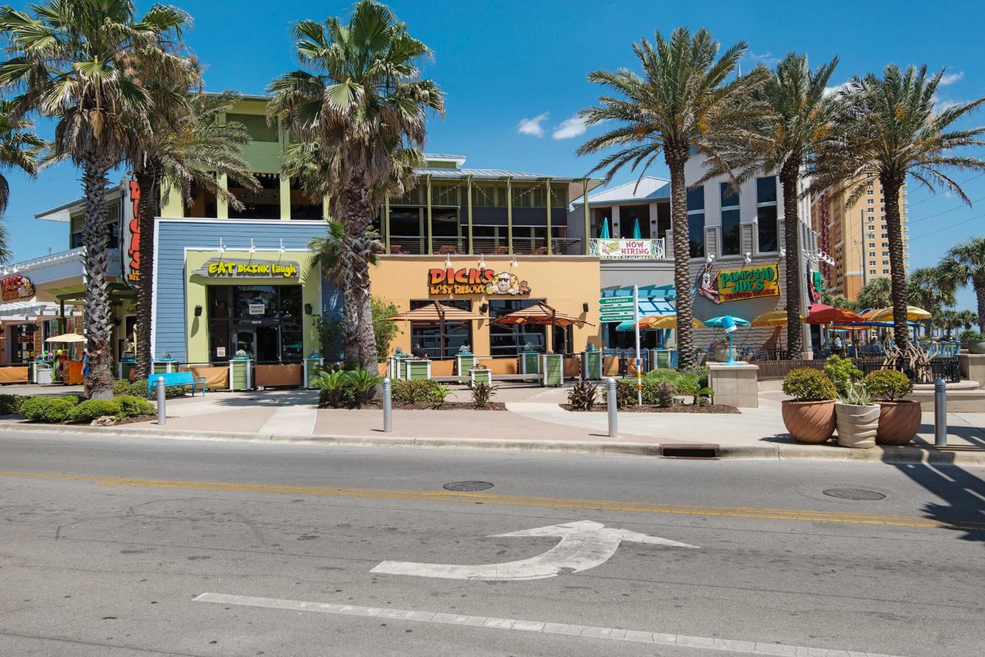 Colorful Next To Pier Park W/ Gulf Views And Pool! Holiday home *