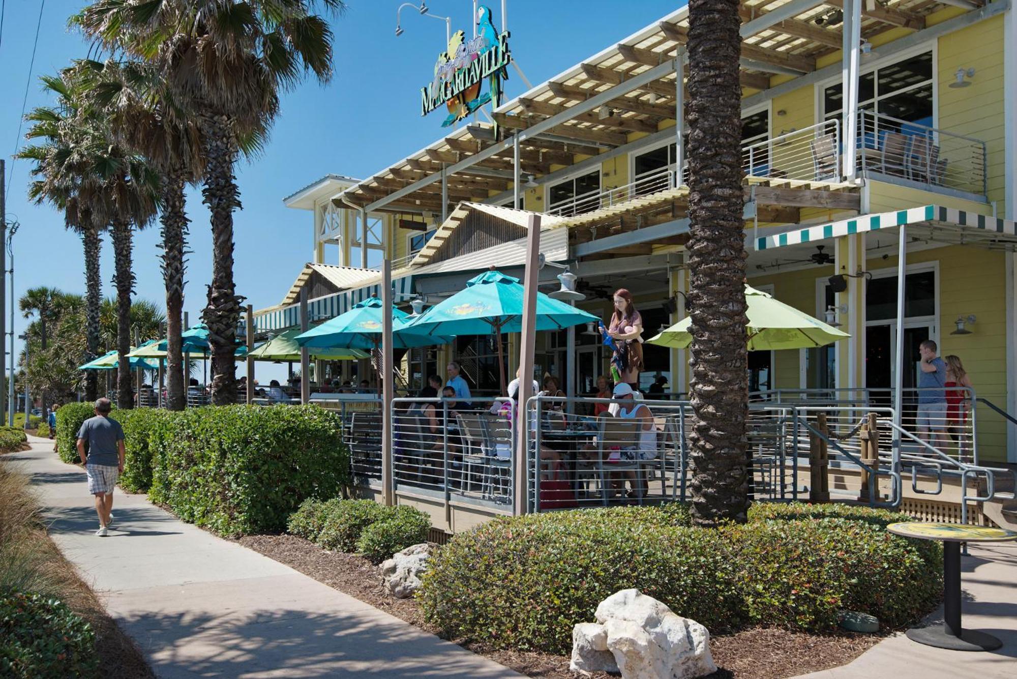 Colorful Next To Pier Park W/ Gulf Views And Pool! Holiday home